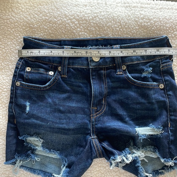 American Eagle Women’s Shorts Stretch Distressed Blue. A - Picture 7 of 9